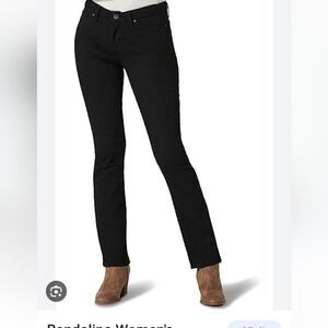 Bandolino saturated black Mandie missy short